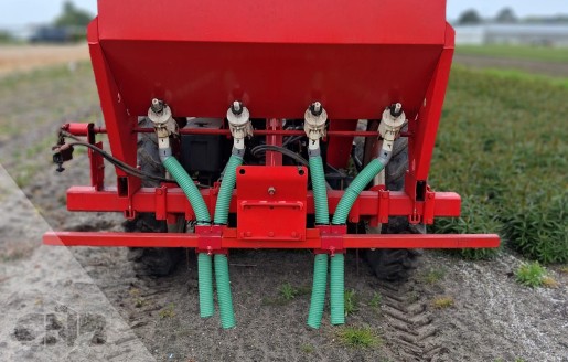 Foto van Hydraulisch aangedreven rijenstrooier